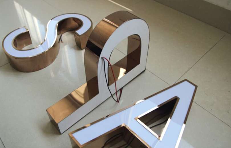 gia công bộ chữ inox có ghép mica trắng gia công bộ chữ inox có ghép mica trắng